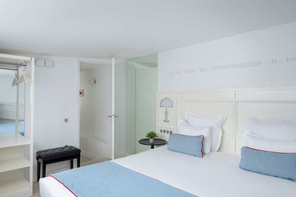 Hotel 34B Astotel (ex-Bergere Opera) 38/74