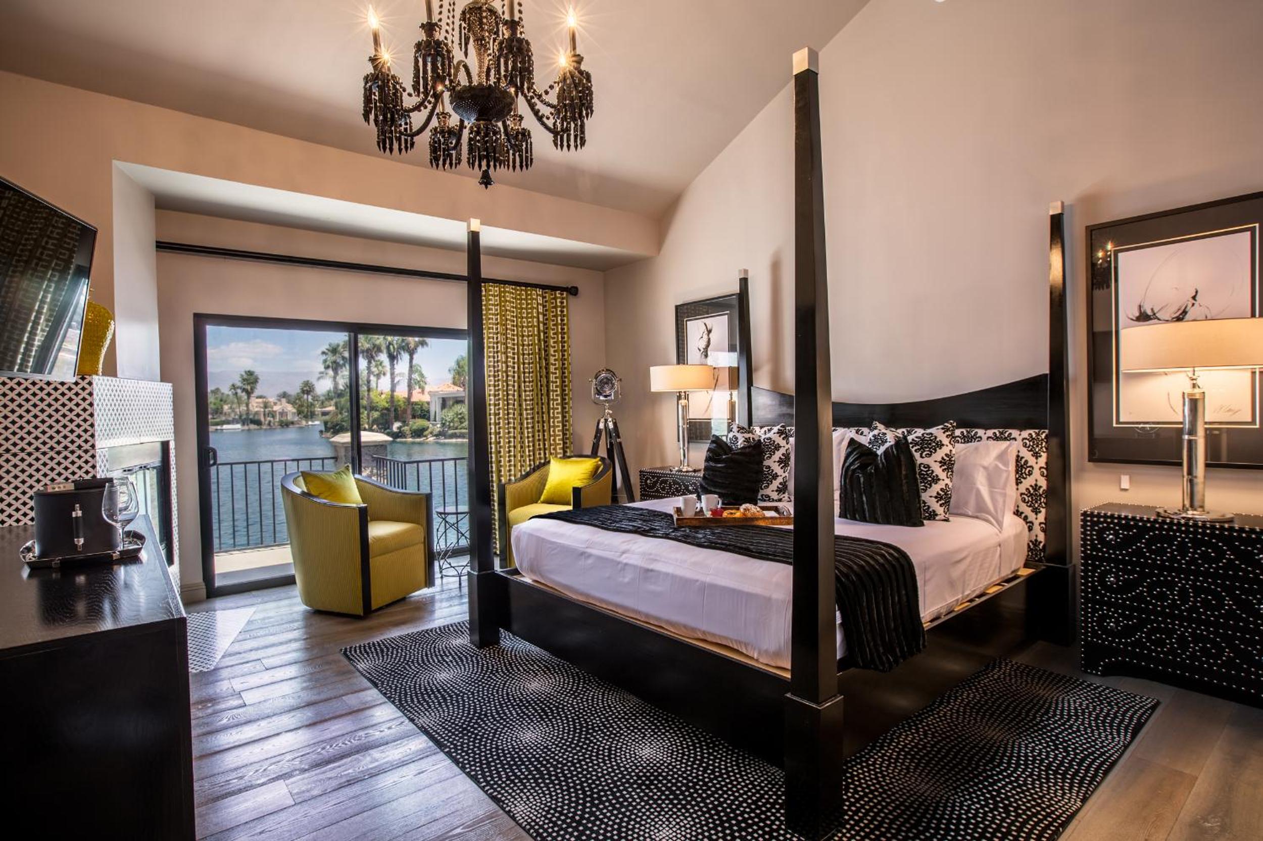 بنغل، The Chateau at Lake La Quinta 6/8
