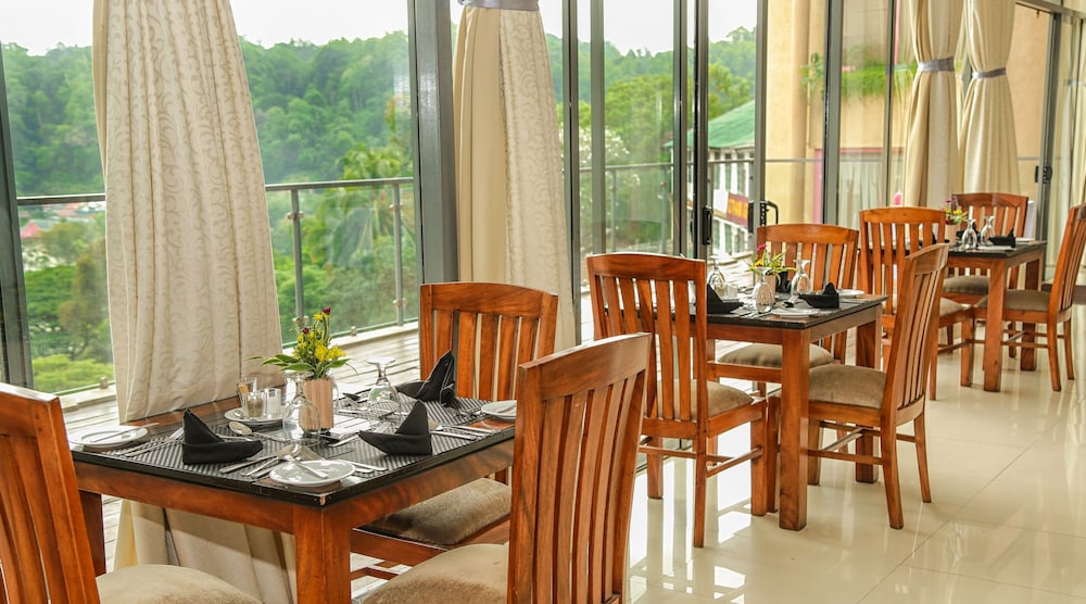 Oak Ray Heritage Hotel 26/30