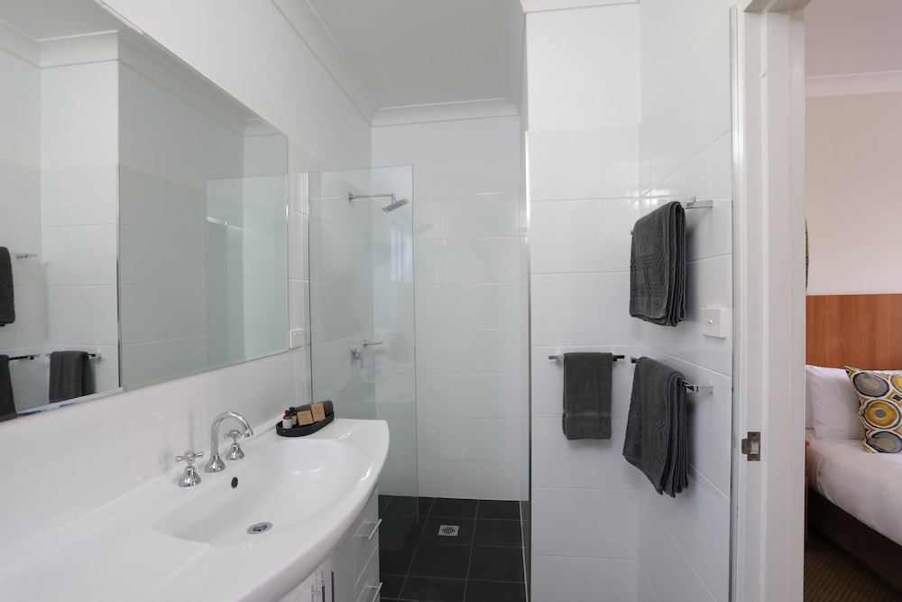 Cadman Motor Inn Tamworth 16/37