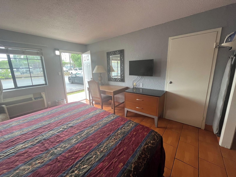 La Posada Inn By OYO Brownsville 23/42