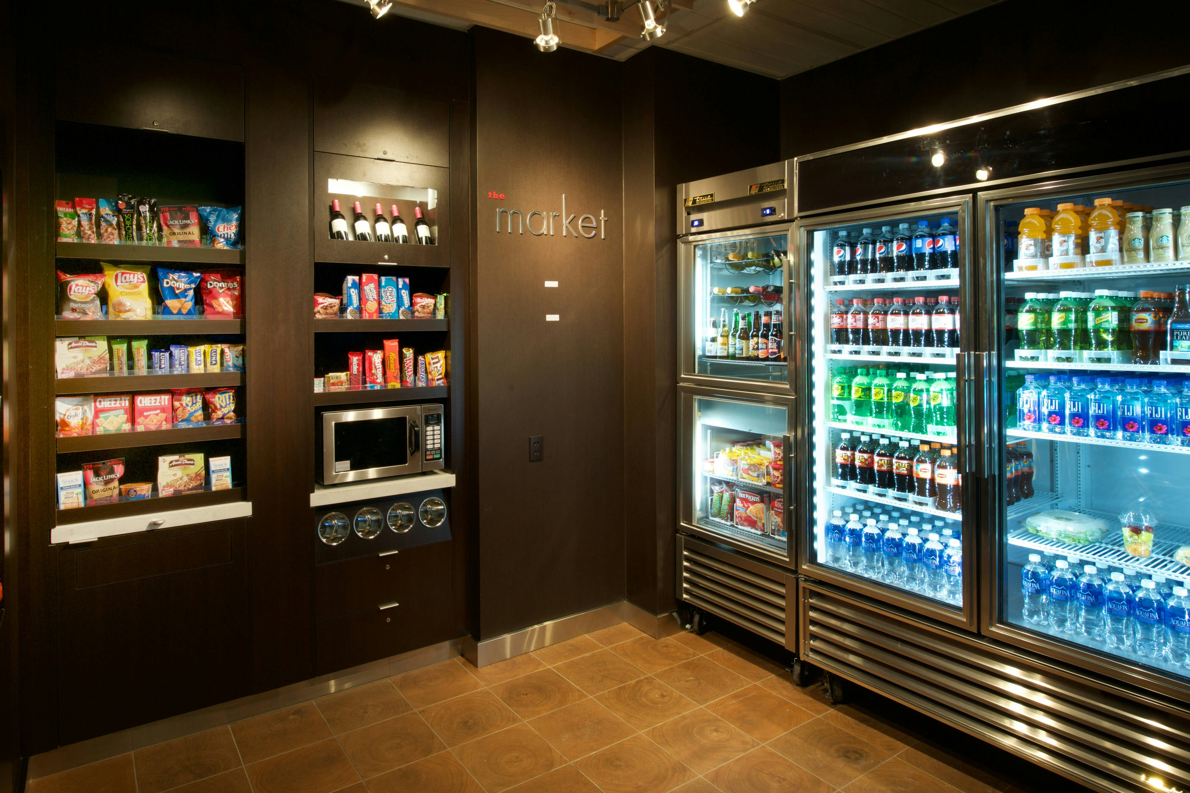 Courtyard by Marriott Seattle Everett Downtown 21/22
