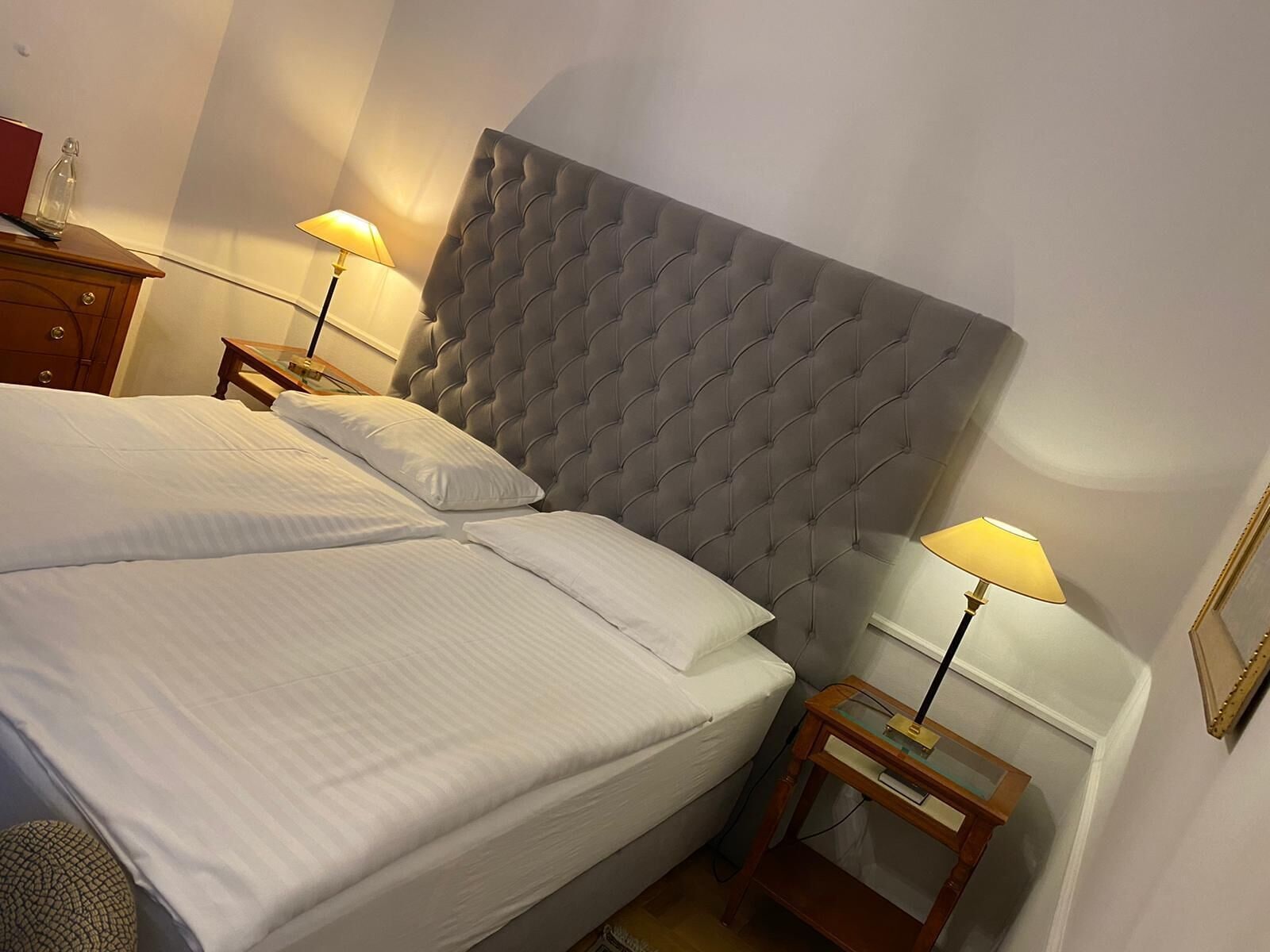 SUPERIOR, DOUBLE OR TWIN BED