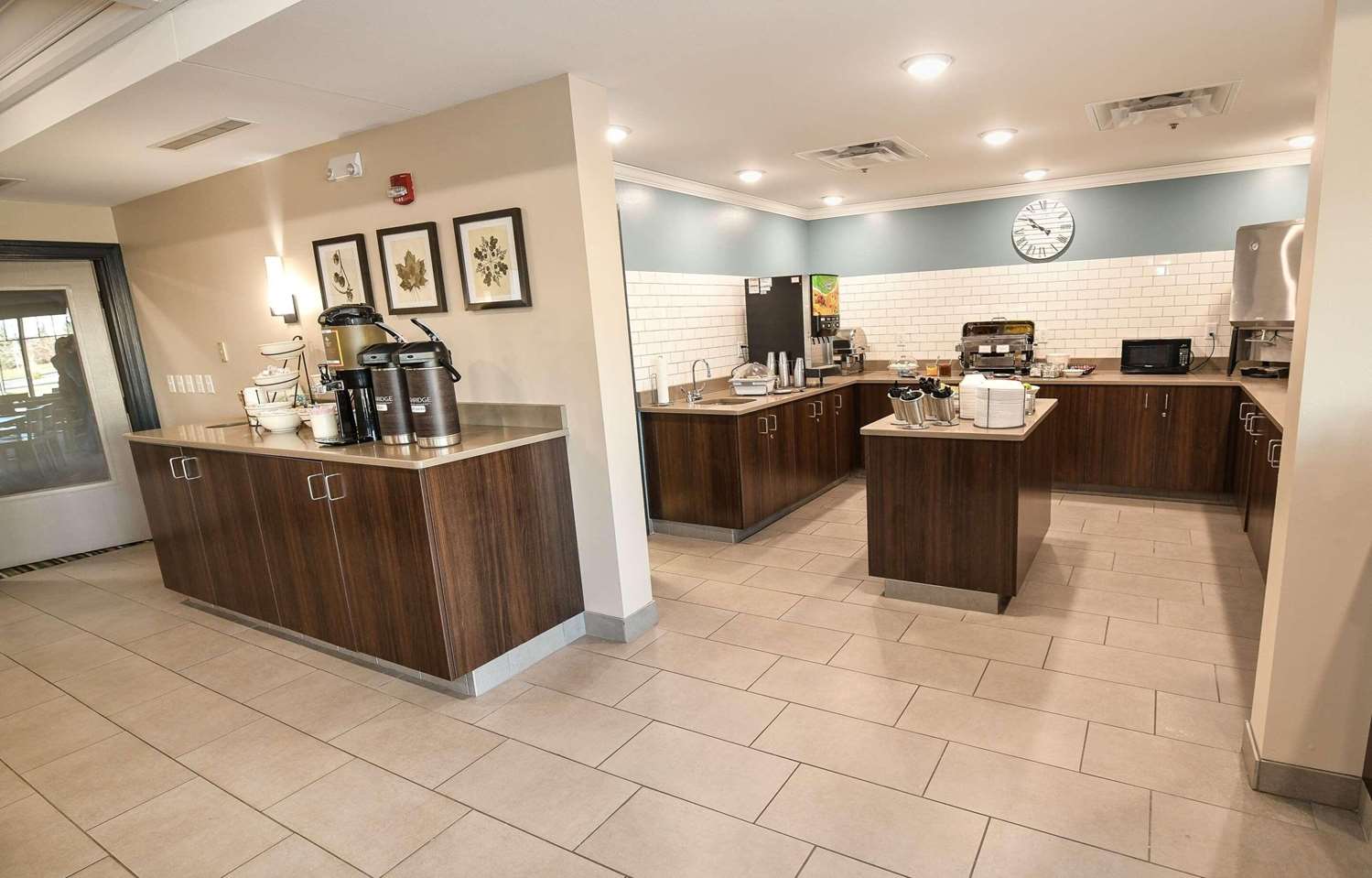 Country Inn and Suites by Radisson, Grand Forks, ND 2/15