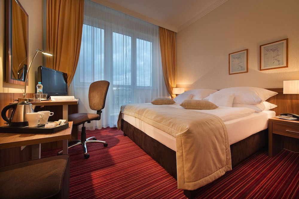 ROOM, QUEEN BED, TERRACE