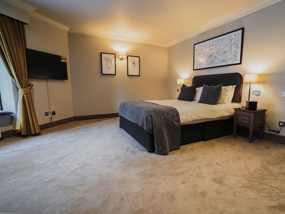 Villiers Hotel Buckingham 7/47