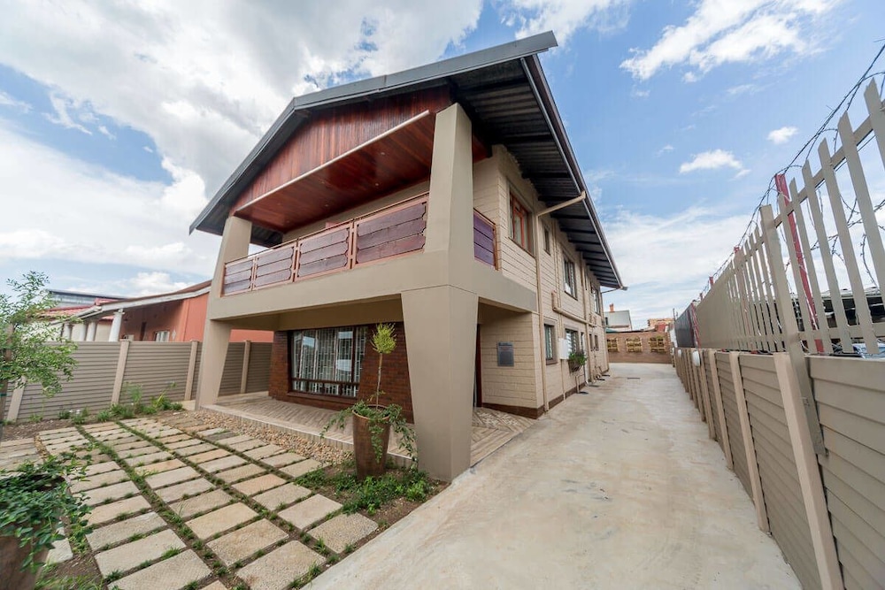 The Musafer Travel Lodge 3/28