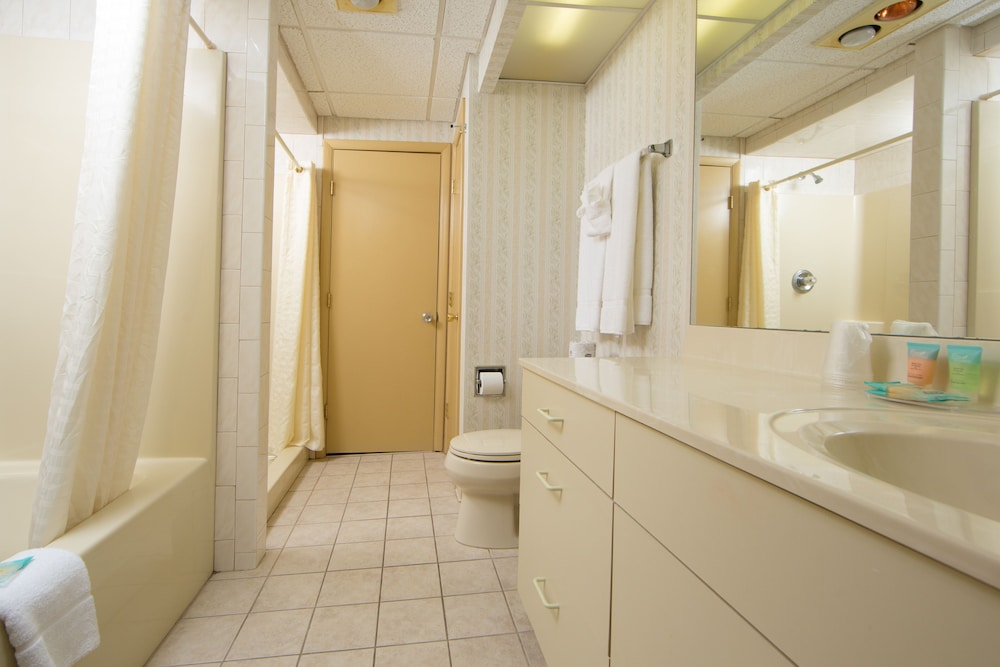 Villa Roma Resort and Conference Center 56/57