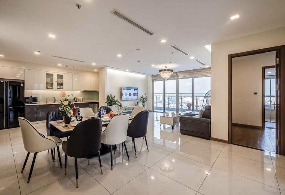 Homes By Christine Vinhomes Central Park 40/50