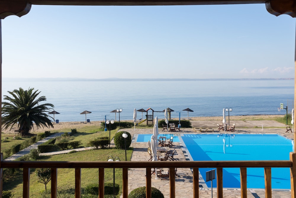 Alkinoos Beach Hotel 32/40