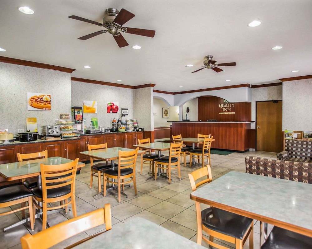Quality Inn Peru near Starved Rock State Park 35/38