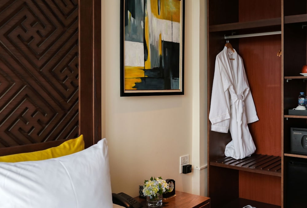 Hanoi Lakeside Premium Hotel 17/31