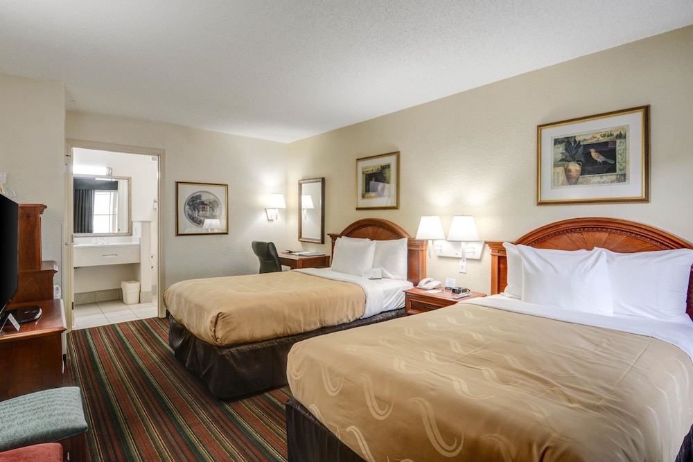 Quality Inn Suites Biltmore East 10/29