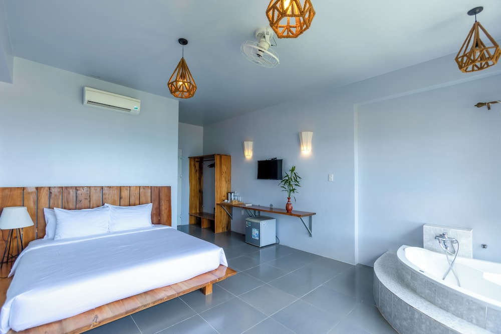 ROOM, KING BED, SEA VIEW