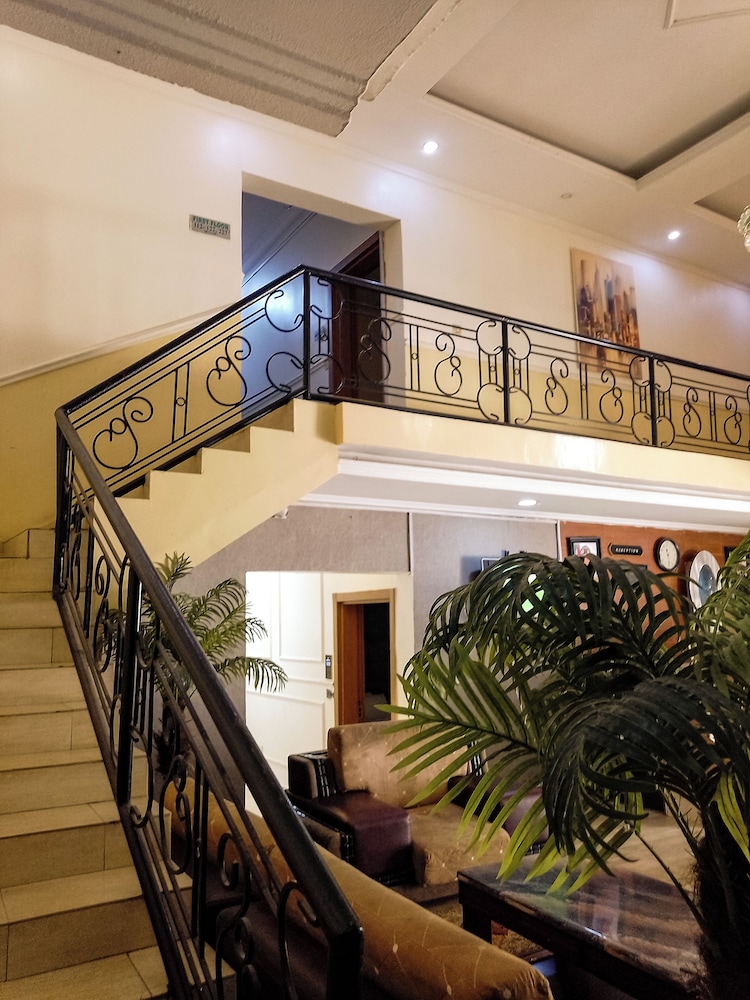 Dreamland Suites 5/45