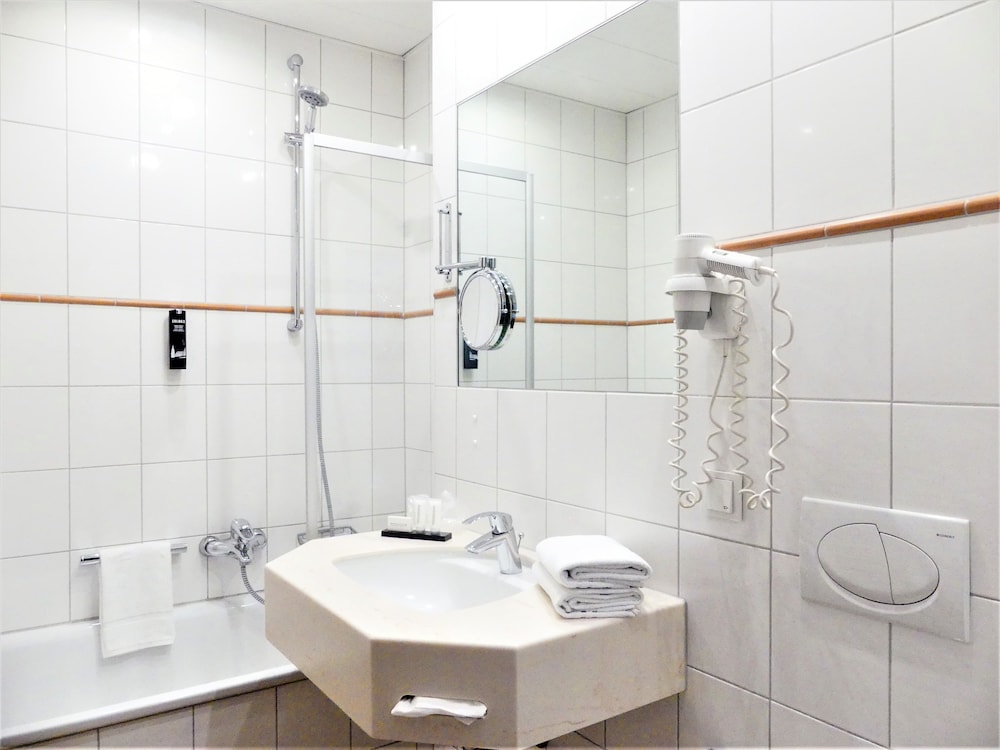 Top the Ascot Hotel Cologne 35/38