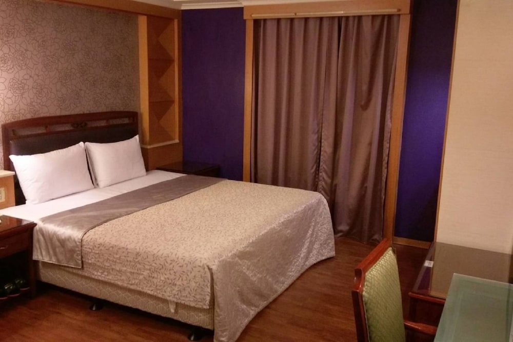 SLV Hotel 17/50