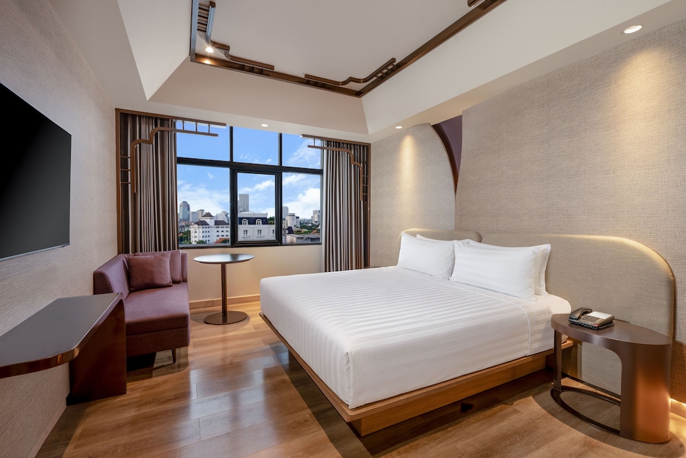 Mercure Surabaya Grand Mirama 26/81