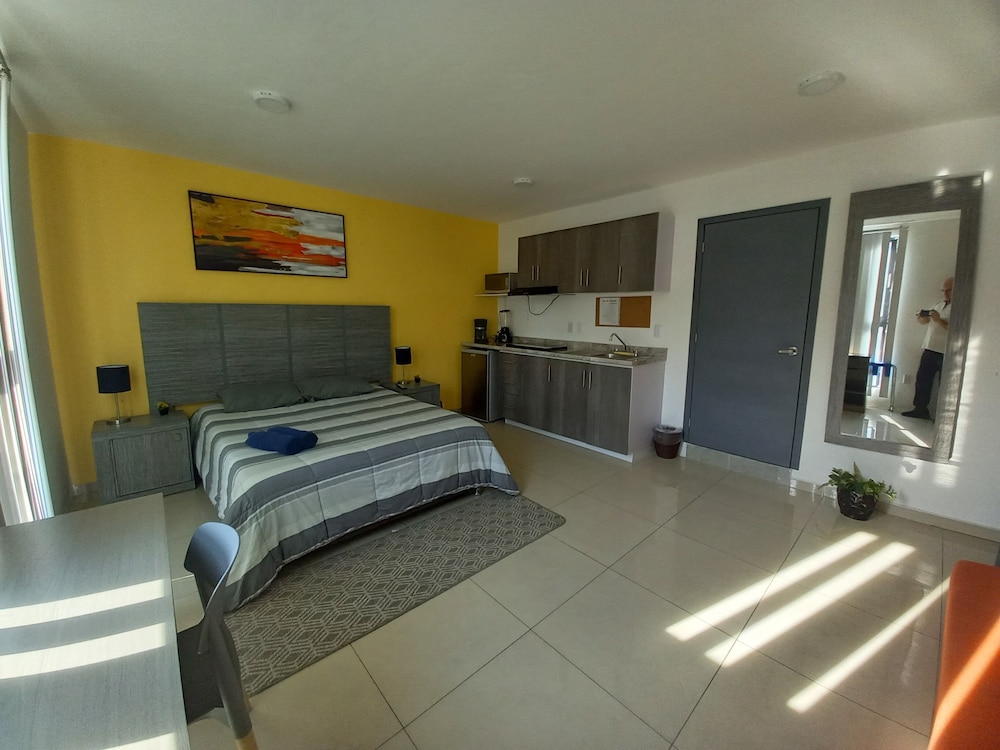 Capital O Tu Estancia Guadalajara 25/57