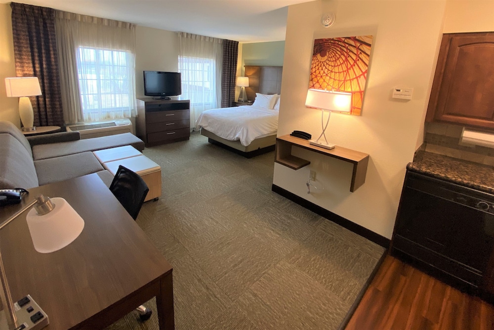 Suite, 1 King and 2 Double Beds, Kitchen, Staybridge Suites Great Falls 3/4