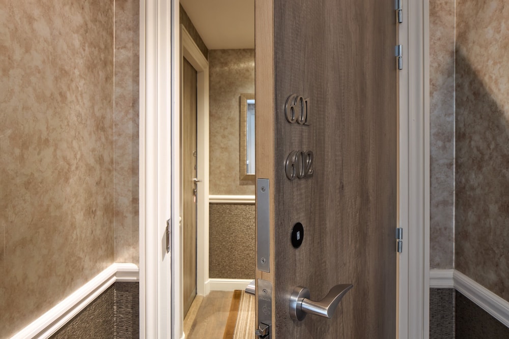 Hotel La Regence Etoile 50/50