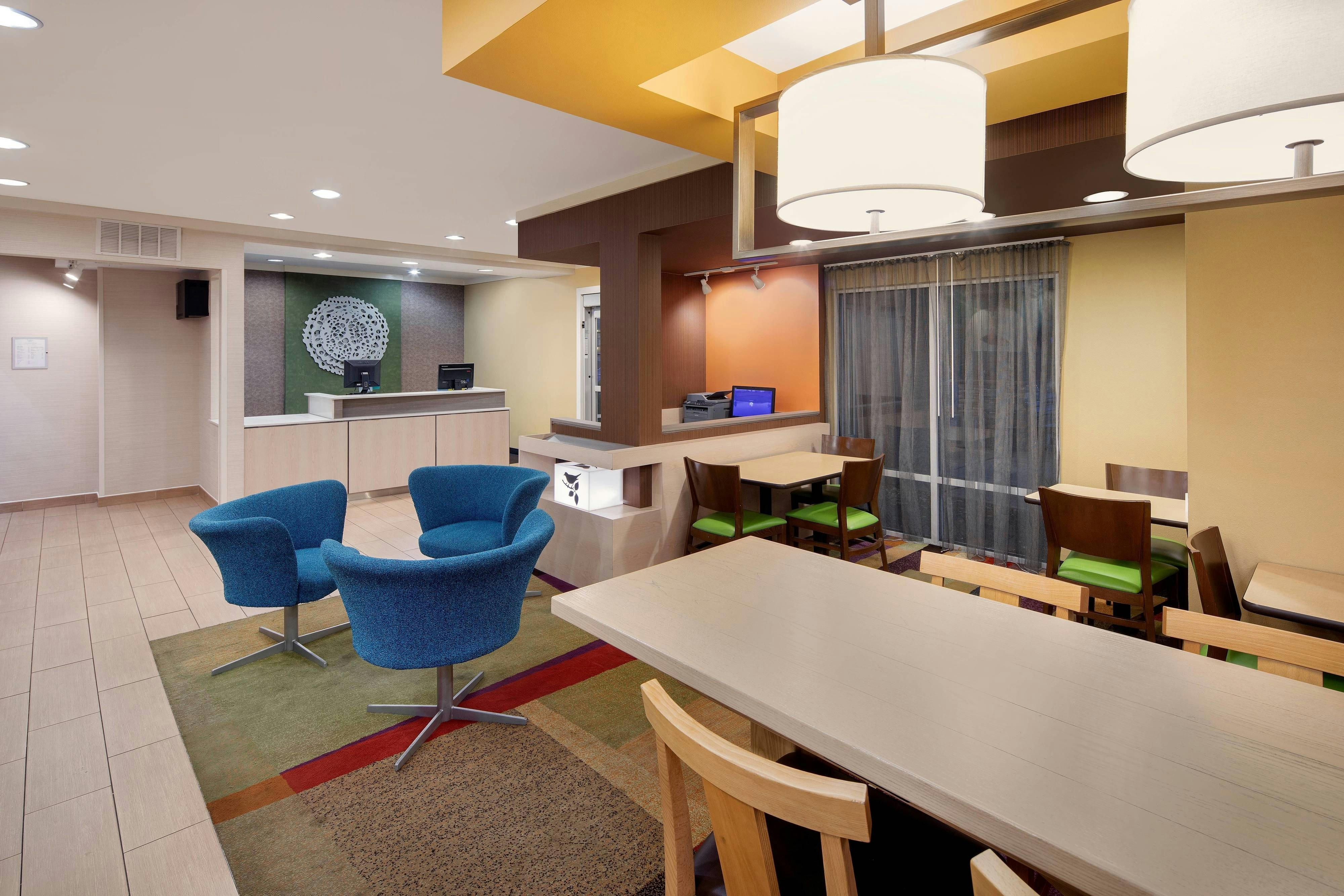 Fairfield Inn Suites By Marriott Austin University Area 6/7