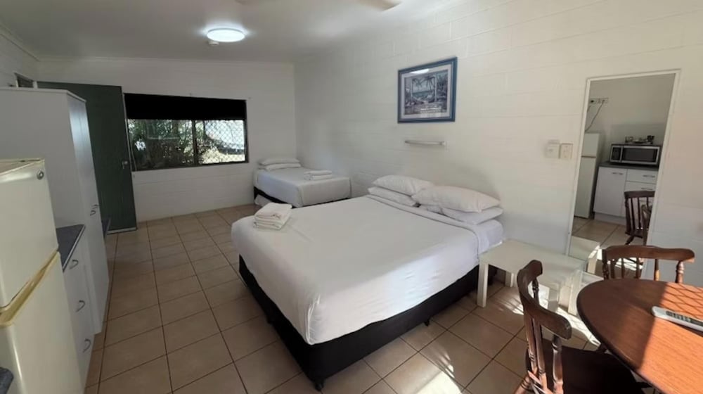 Economy, Studio, 1 Queen and 1 Single Bed, Trundle Bed, External Bathroom