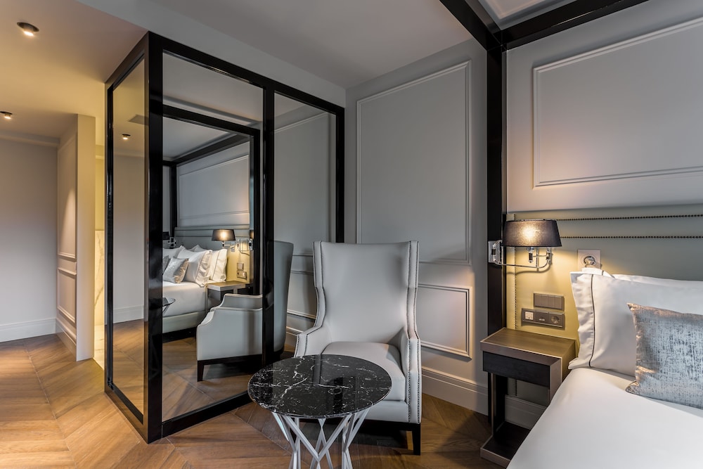 Room Mate Gorka 24/57
