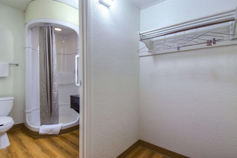 Motel6 Jurupa Valley, CA - Riverside West 44/44