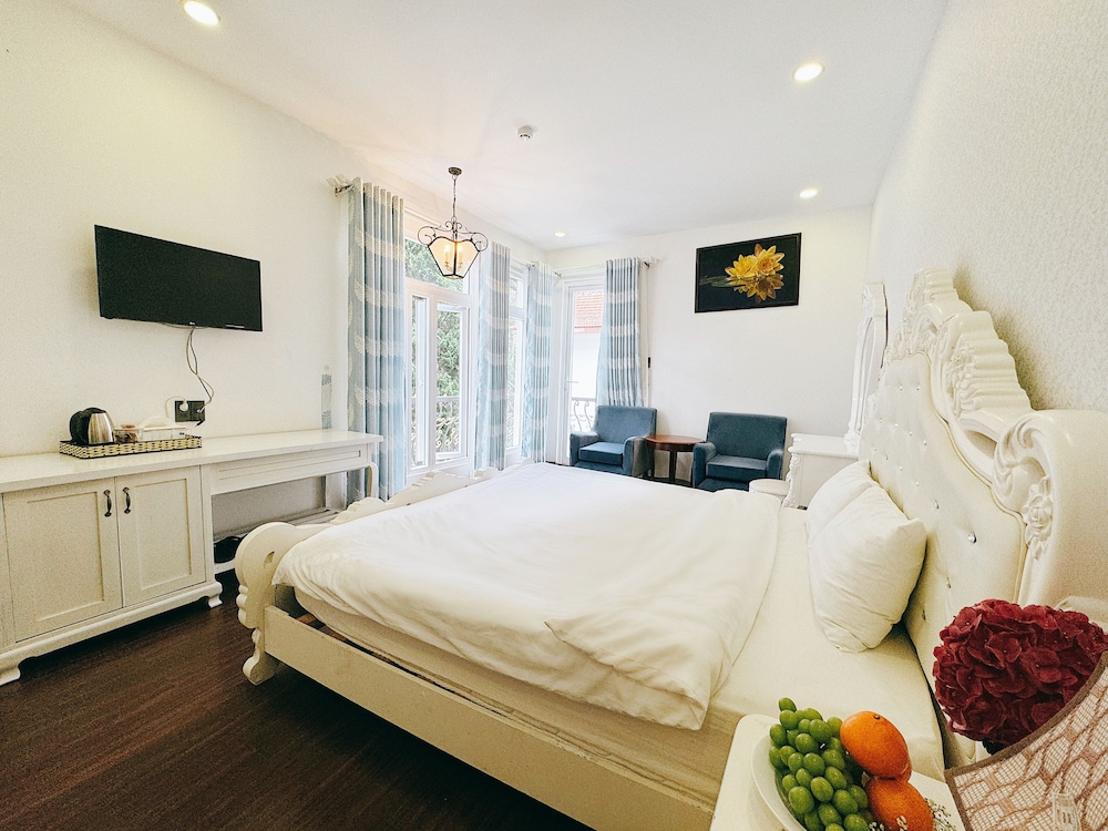 PREMIUM, DOUBLE BED, BALCONY