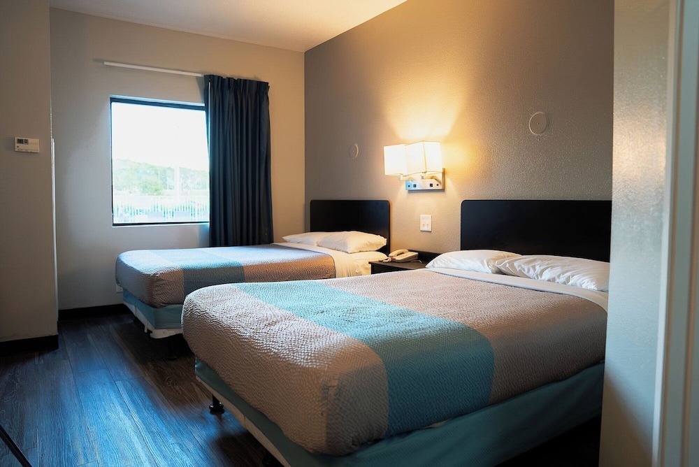 Motel6 Caseyville, IL 35/64
