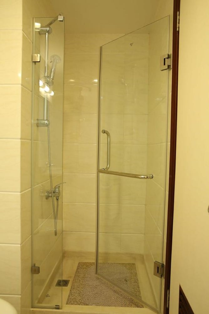 Grand Harbour Hotel 20/21