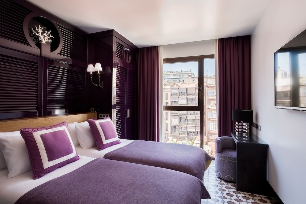 STANDARD, DOUBLE OR TWIN BED
