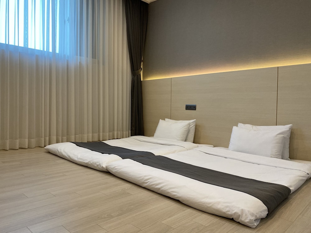 New Donghae Hotel 15/70