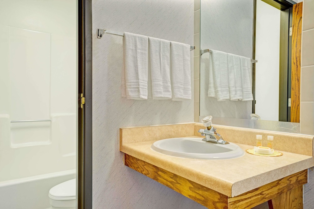 Days Inn by Wyndham Monticello 13/24