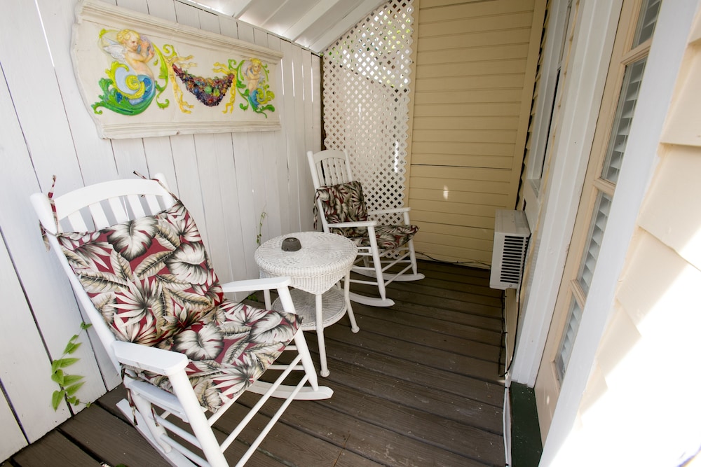 Duval House 30/50