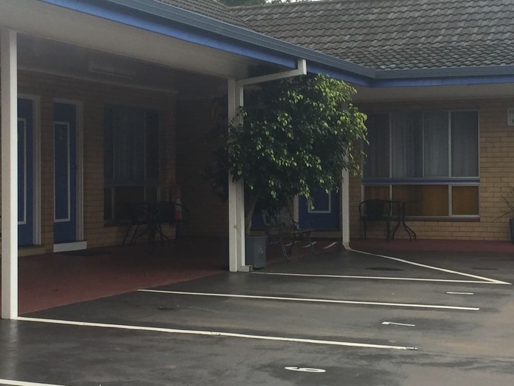 BLUE VIOLET MOTOR INN 23/38