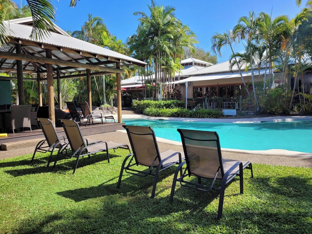South Pacific Resort 75/78