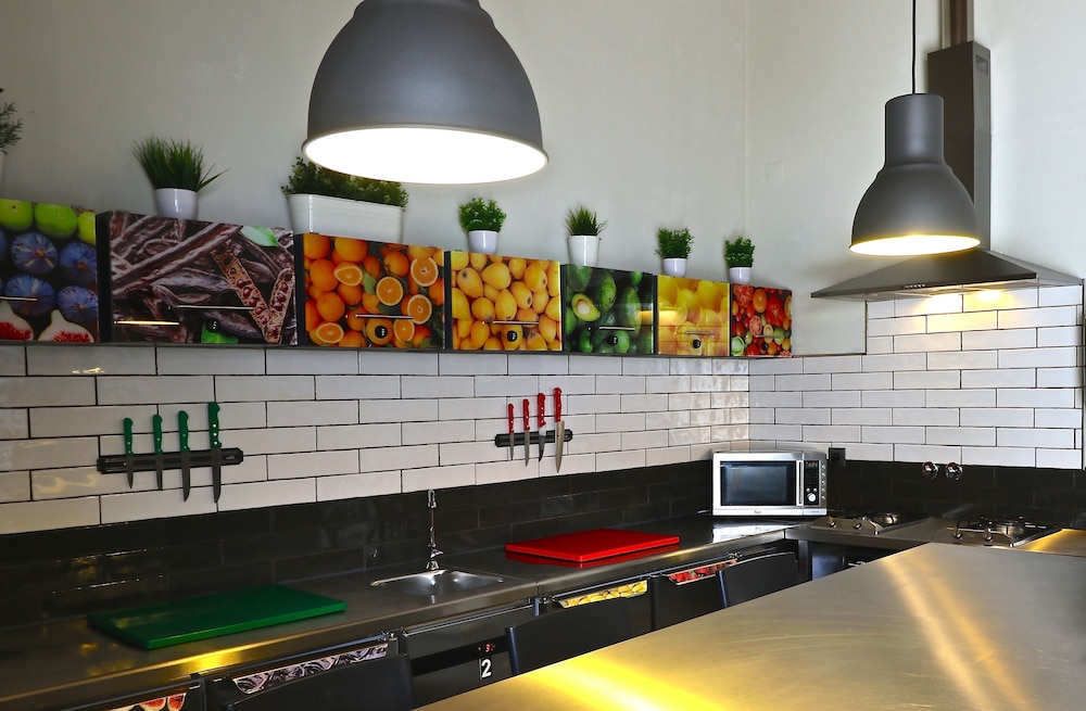 Lost & Found Hostel & Suites 19/35