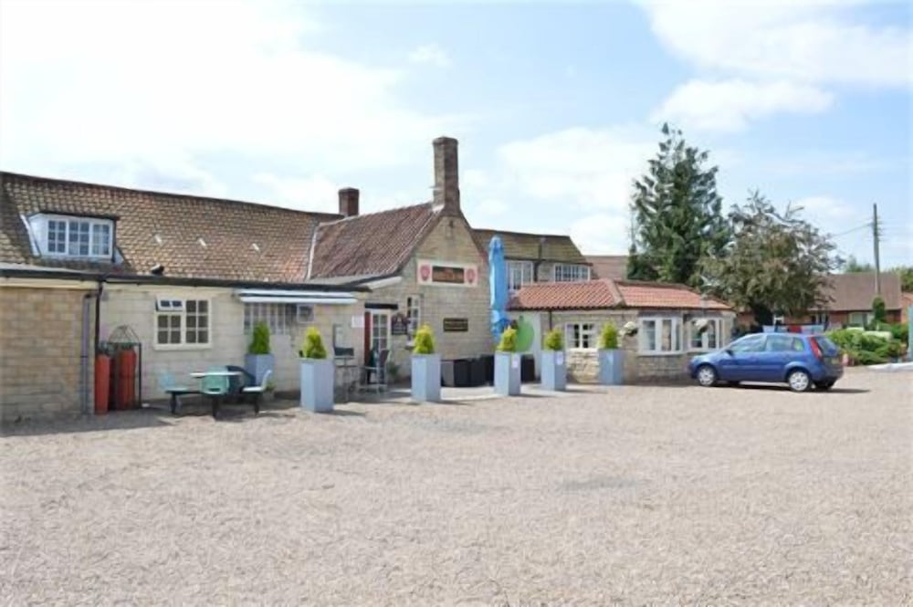 The Red Lion 27/32