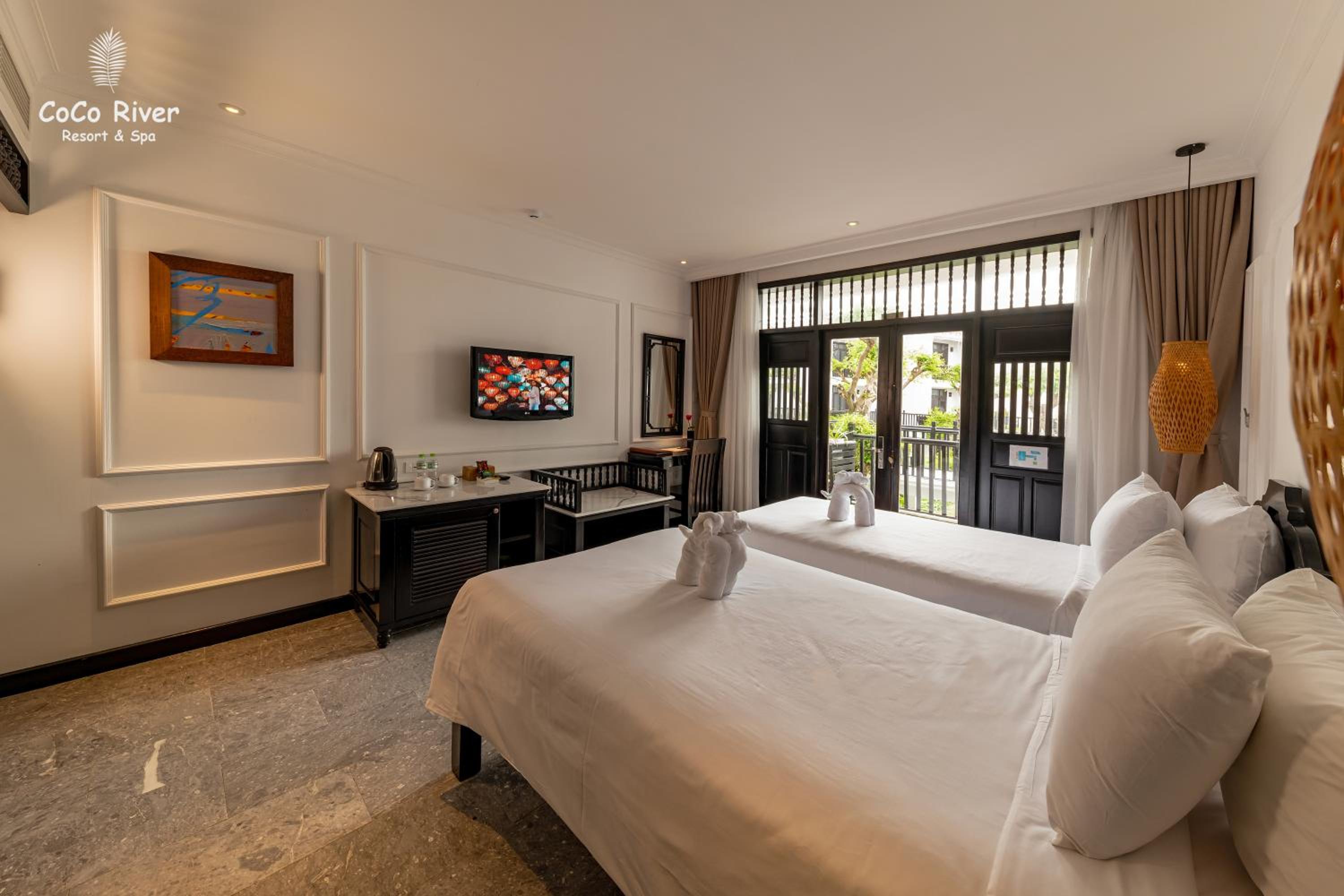 Deluxe, Queen Bed, Garden View