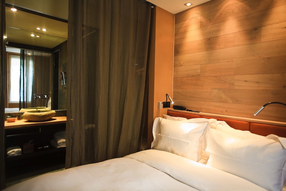 Hidden Hotel 29/79