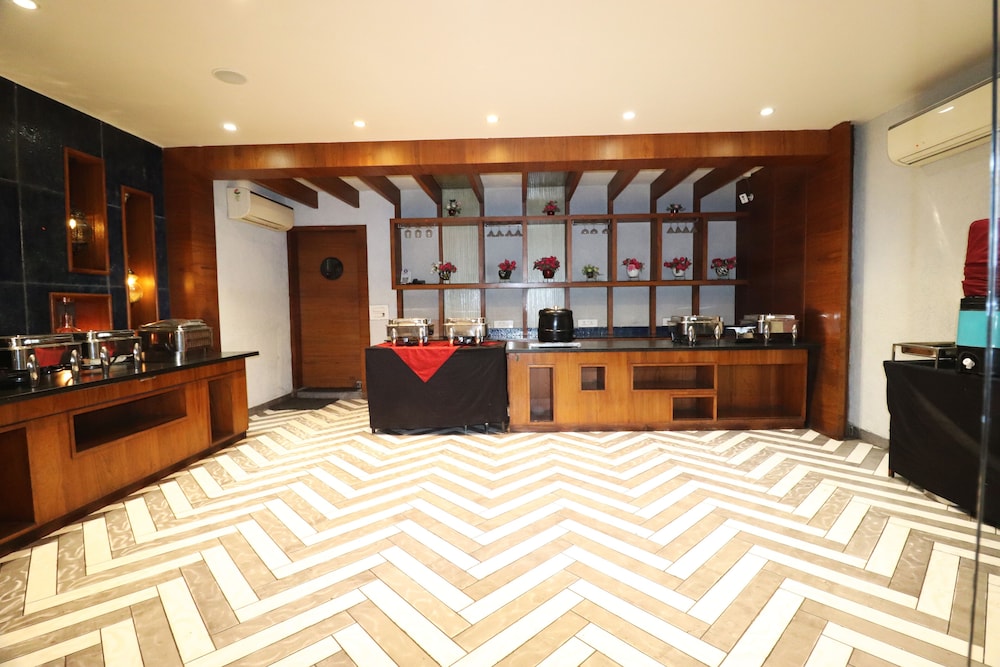 Hotel Rajhans Regent 6/48