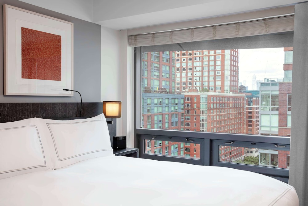 PRESIDENTIAL, SUITE, KING BED