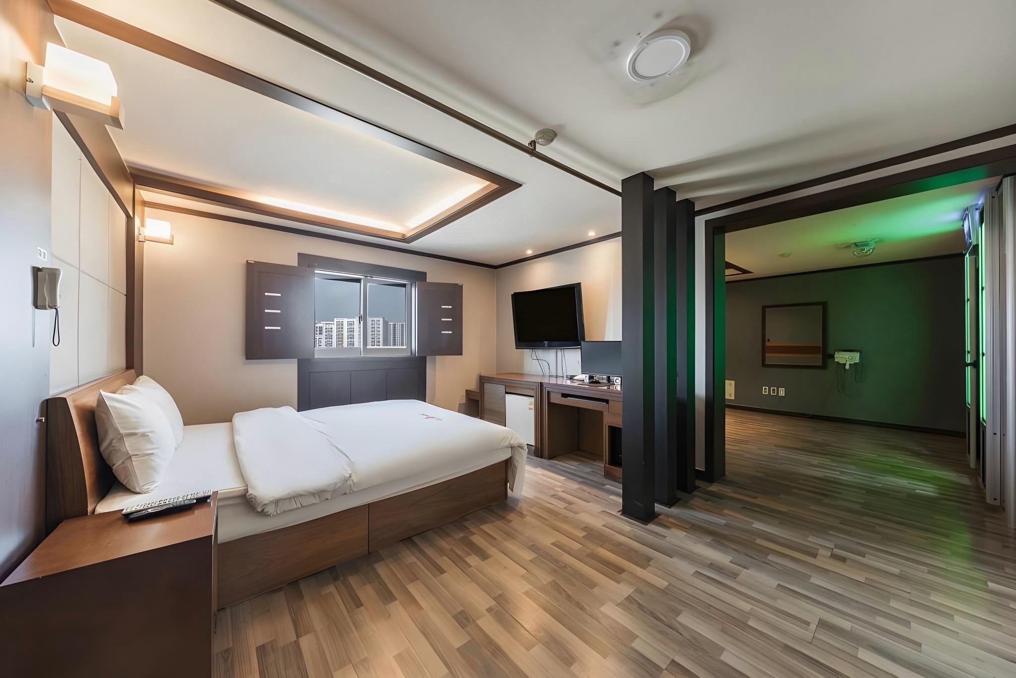 Suwon Station J Hotel 15/25