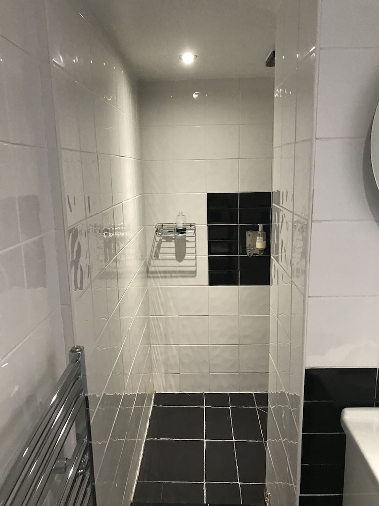 Kempfield House Hotel 49/50