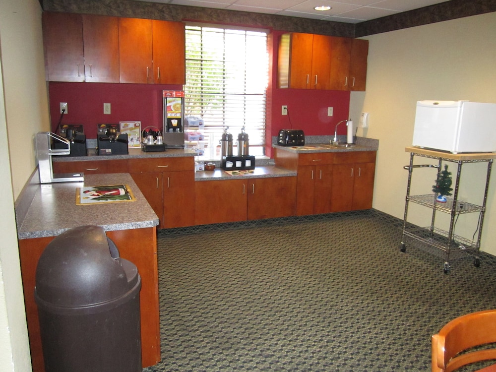 Comfort Inn & Suites Lexington South 9/46