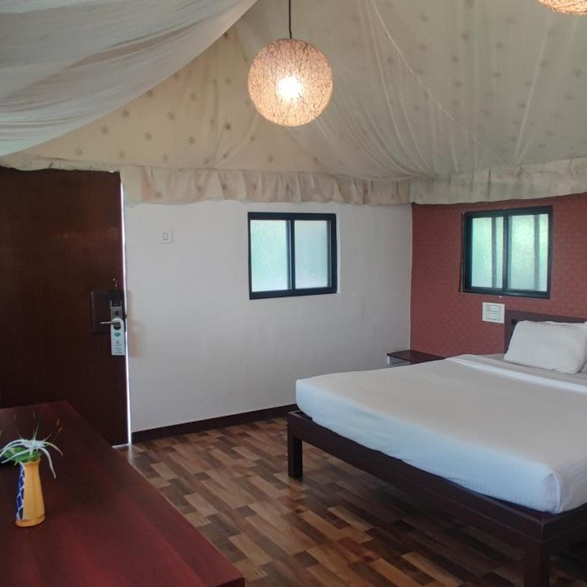 Hiranya Resorts 7/45