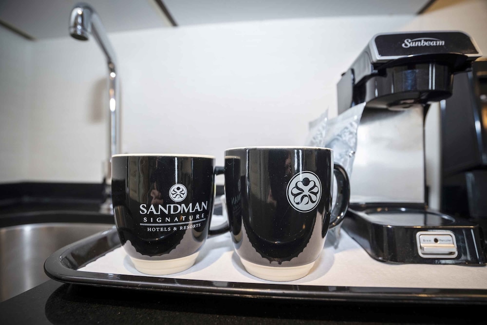 Sandman Signature Toronto Airport Hotel 17/41