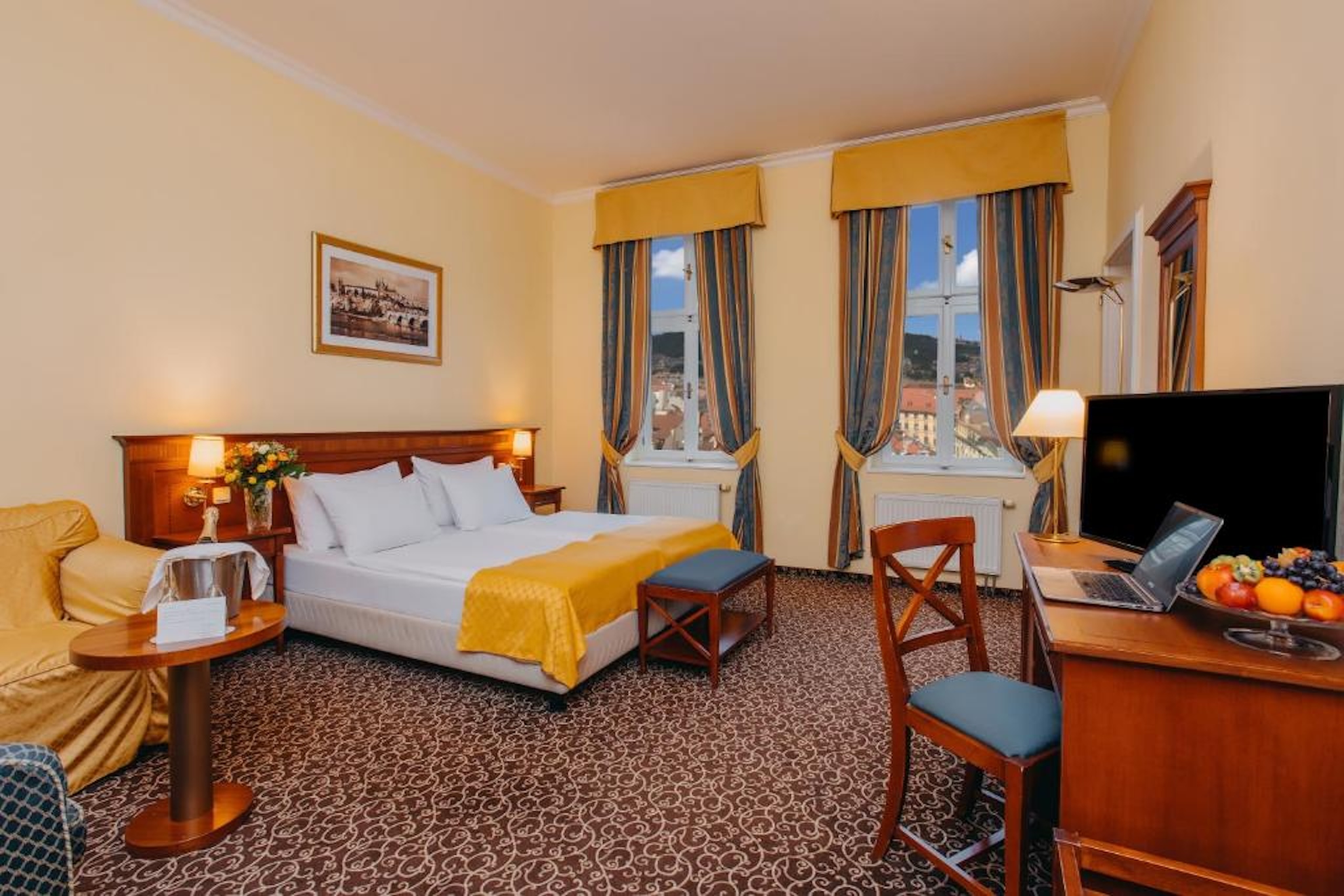 Deluxe, Double or Twin Bed